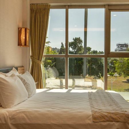 Tainan Julie'S Garden 峰情文旅 Hotell Anping Exteriör bild