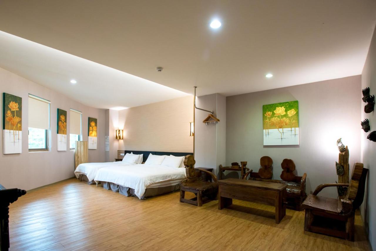 Tainan Julie'S Garden 峰情文旅 Hotell Anping Exteriör bild
