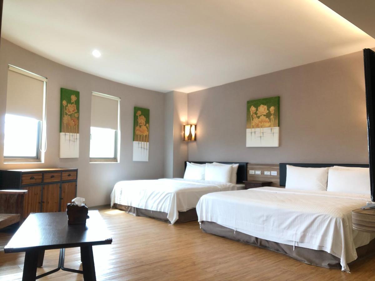 Tainan Julie'S Garden 峰情文旅 Hotell Anping Exteriör bild