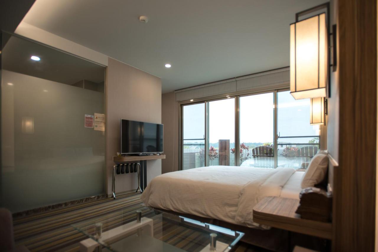 Tainan Julie'S Garden 峰情文旅 Hotell Anping Exteriör bild