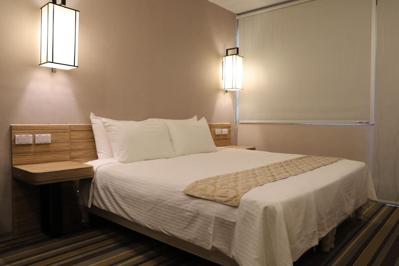 Tainan Julie'S Garden 峰情文旅 Hotell Anping Exteriör bild