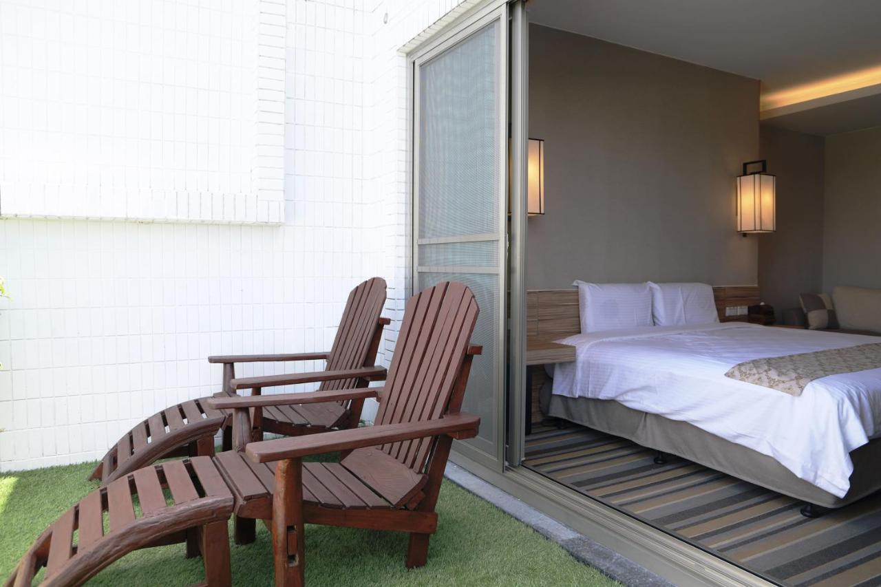 Tainan Julie'S Garden 峰情文旅 Hotell Anping Exteriör bild