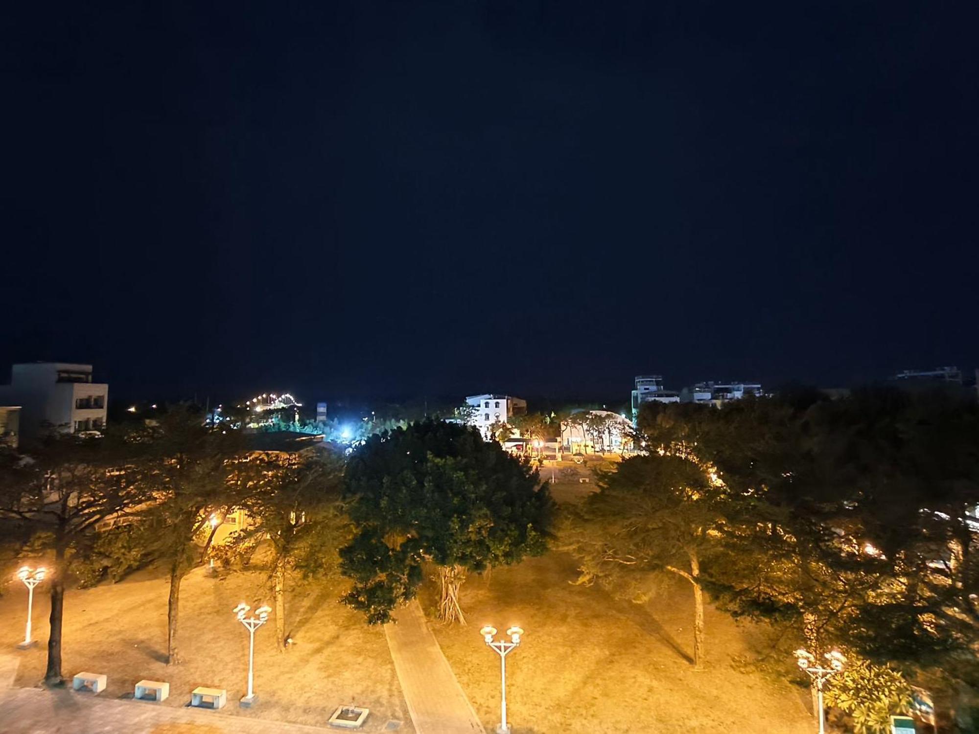 Tainan Julie'S Garden 峰情文旅 Hotell Anping Exteriör bild