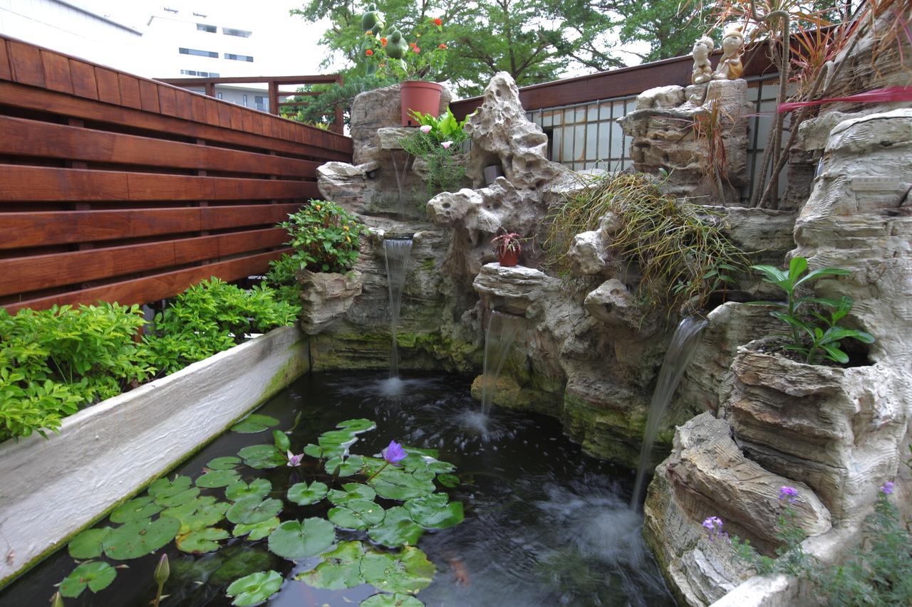 Tainan Julie'S Garden 峰情文旅 Hotell Anping Exteriör bild