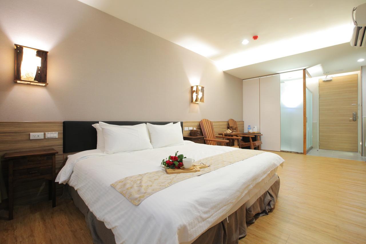 Tainan Julie'S Garden 峰情文旅 Hotell Anping Exteriör bild