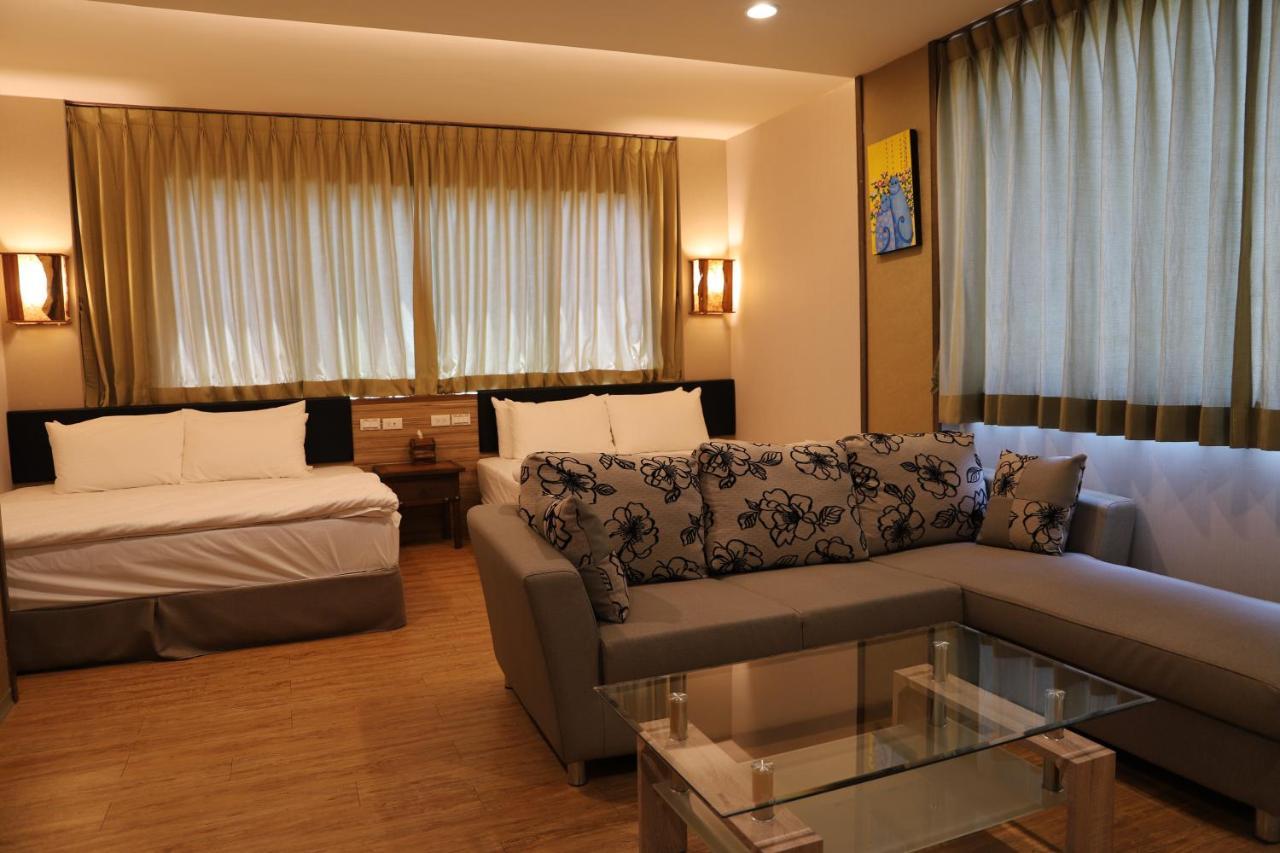 Tainan Julie'S Garden 峰情文旅 Hotell Anping Exteriör bild