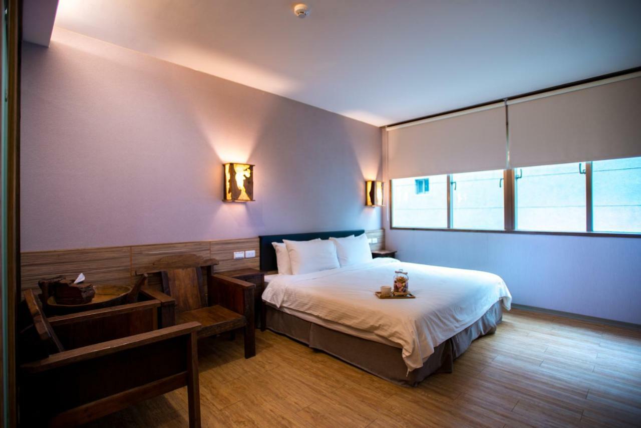 Tainan Julie'S Garden 峰情文旅 Hotell Anping Exteriör bild