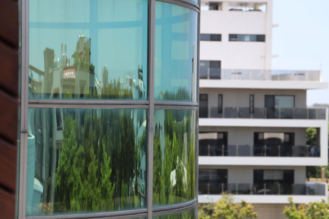 Tainan Julie'S Garden 峰情文旅 Hotell Anping Exteriör bild